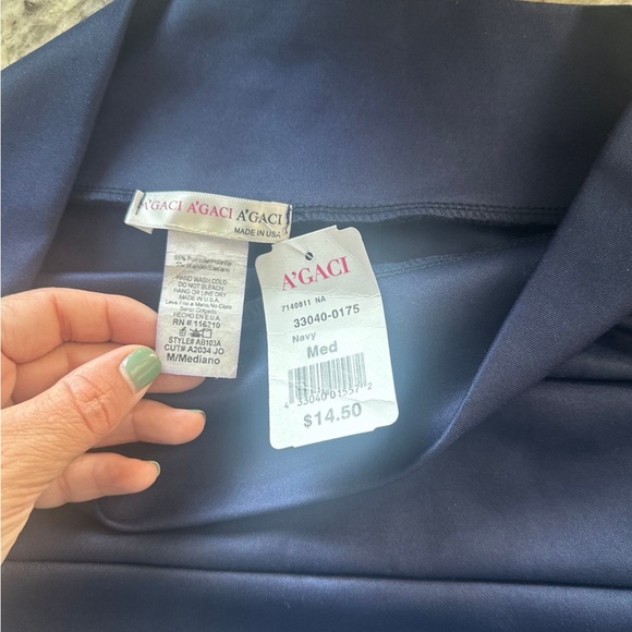 A’gaci Medium Navy Skirt - Picture 2 of 2